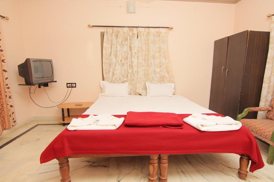 Jains Royal Palace Resorts (previously Kings Park resort) | STANDARD ROOM 